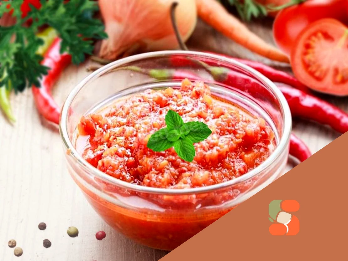 Аджика с хреном и яблоками