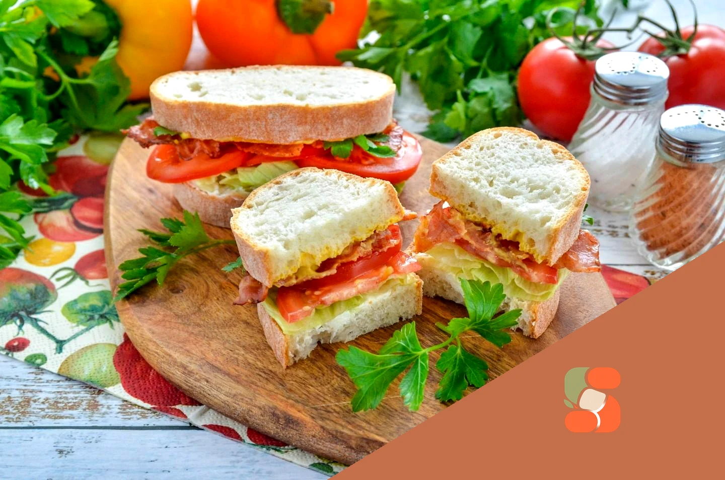 Бутерброди з беконом та сиром