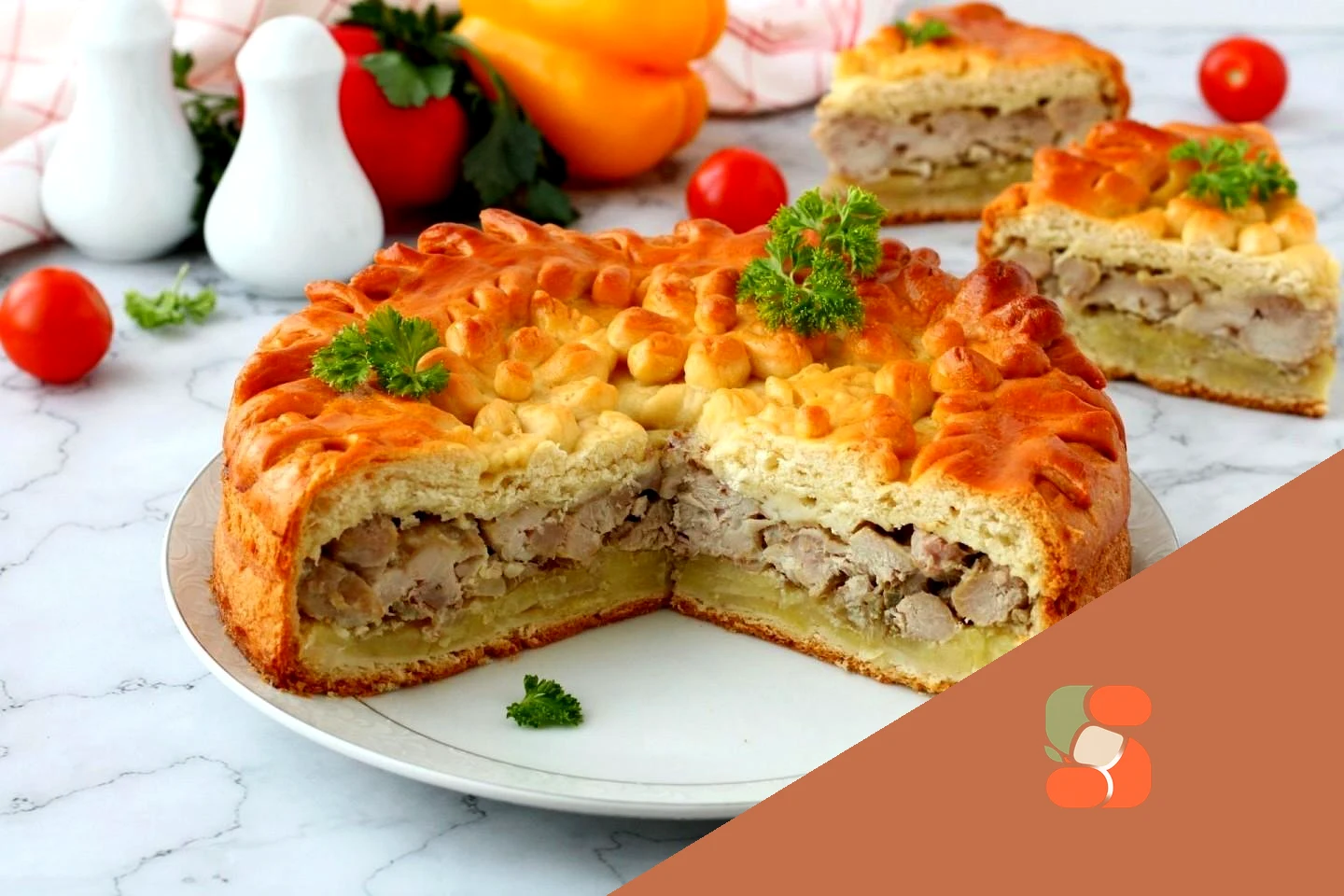 Дріжджовий пиріг з м'ясом та картоплею