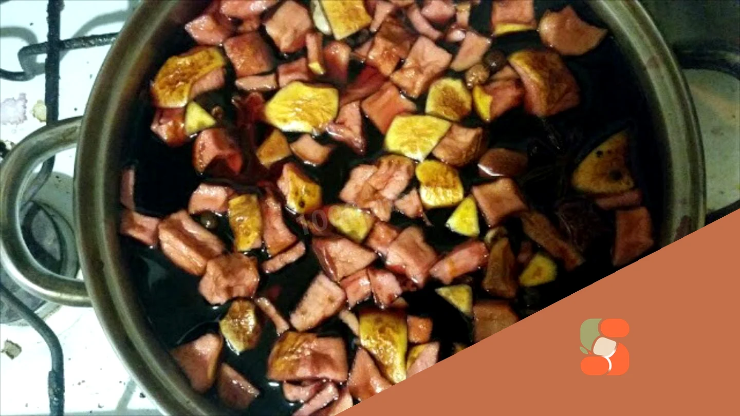 Глинтвейн с сушеными яблоками