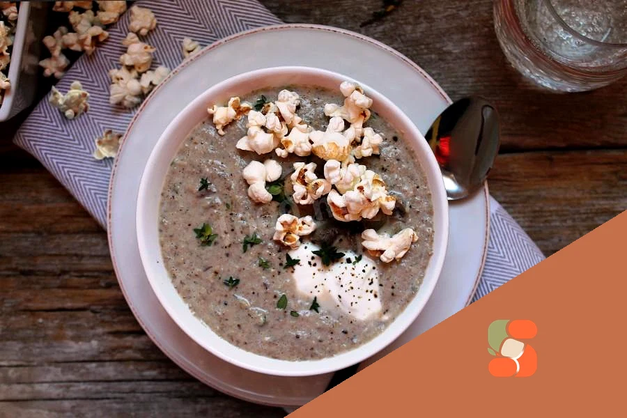Грибний крем суп з попкорном