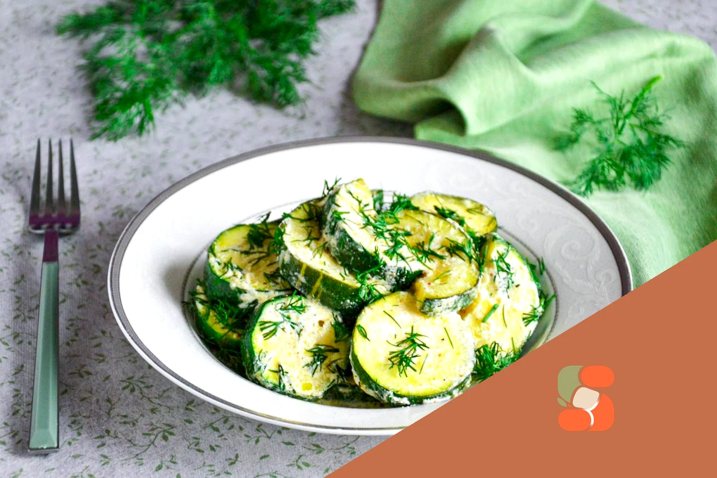 Кабачки тушковані на сковороді кружальцями