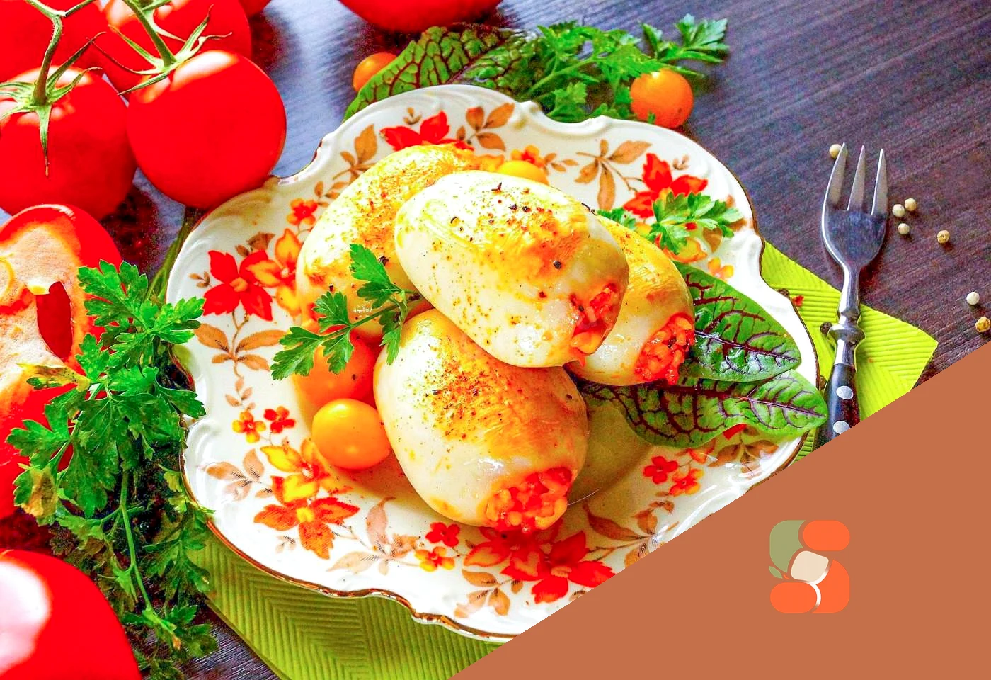 Кальмари фаршировані рисом та овочами.