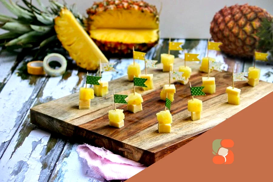 Канапе с ананасом и сыром на праздничный стол