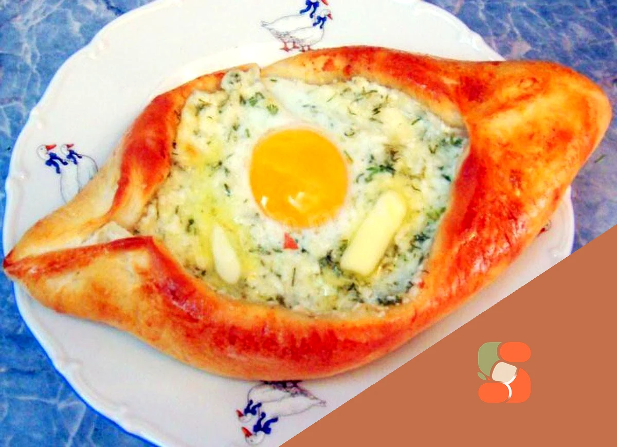 Хачапурі човник по-аджарськи з яйцем