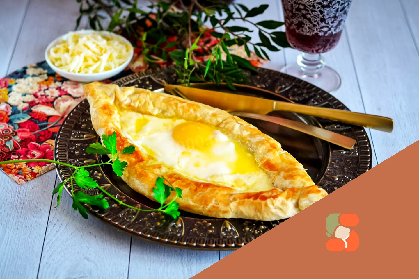 Хачапурі аджарською з листкового тіста