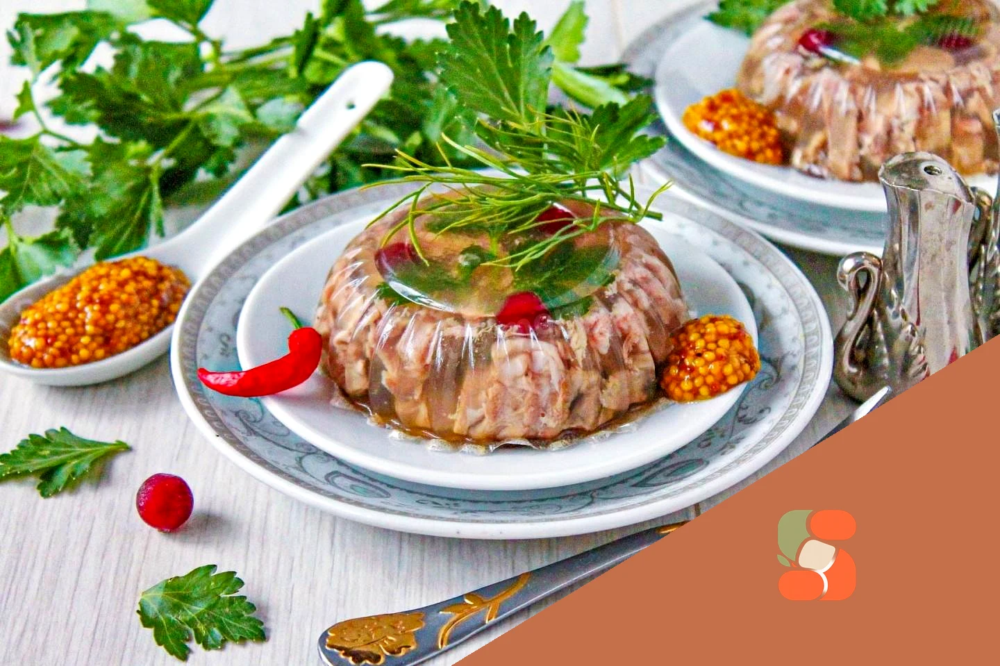 Холодець зі свинячих ніжок та рульки