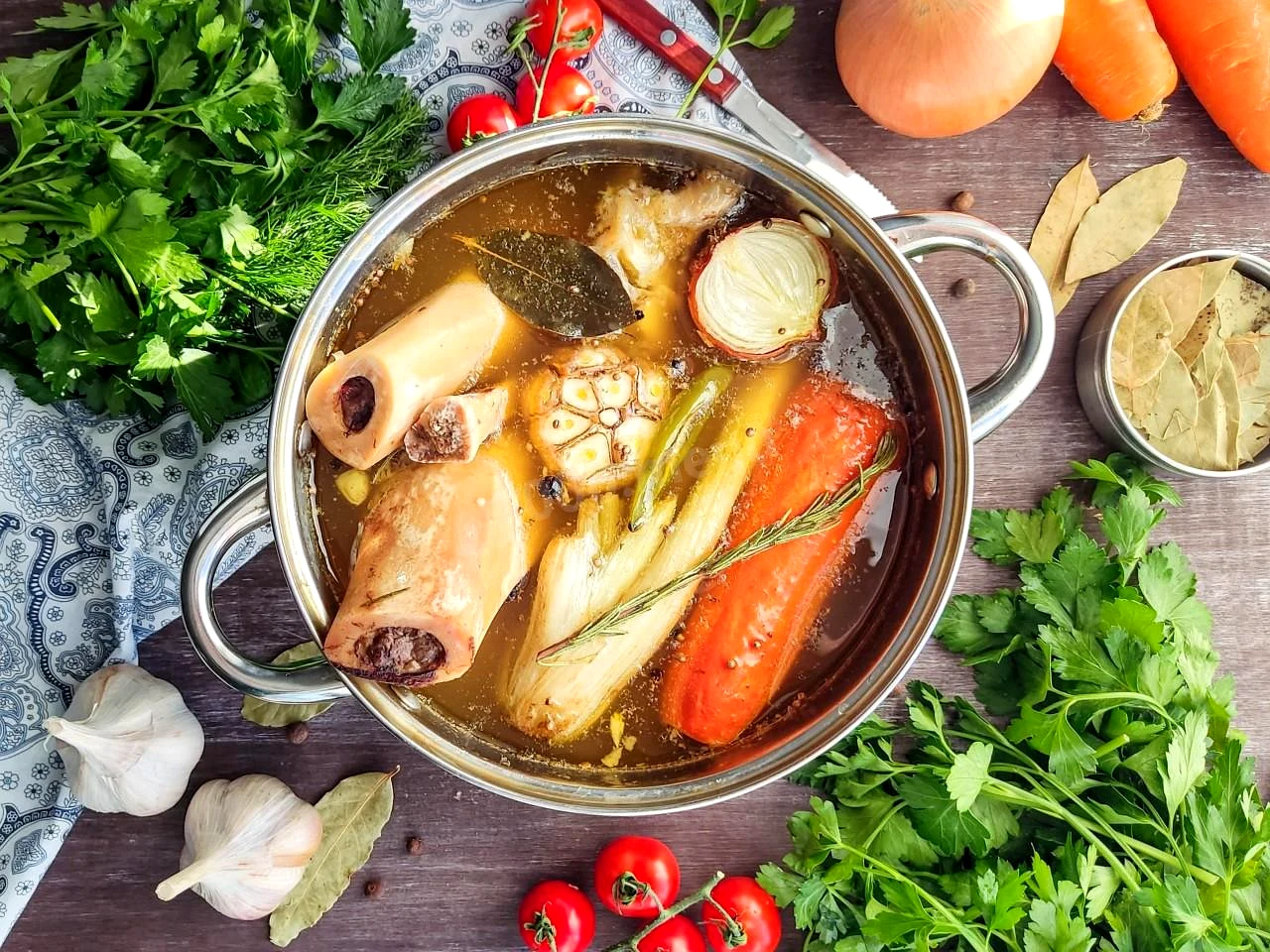 Кістковий яловичий бульйон