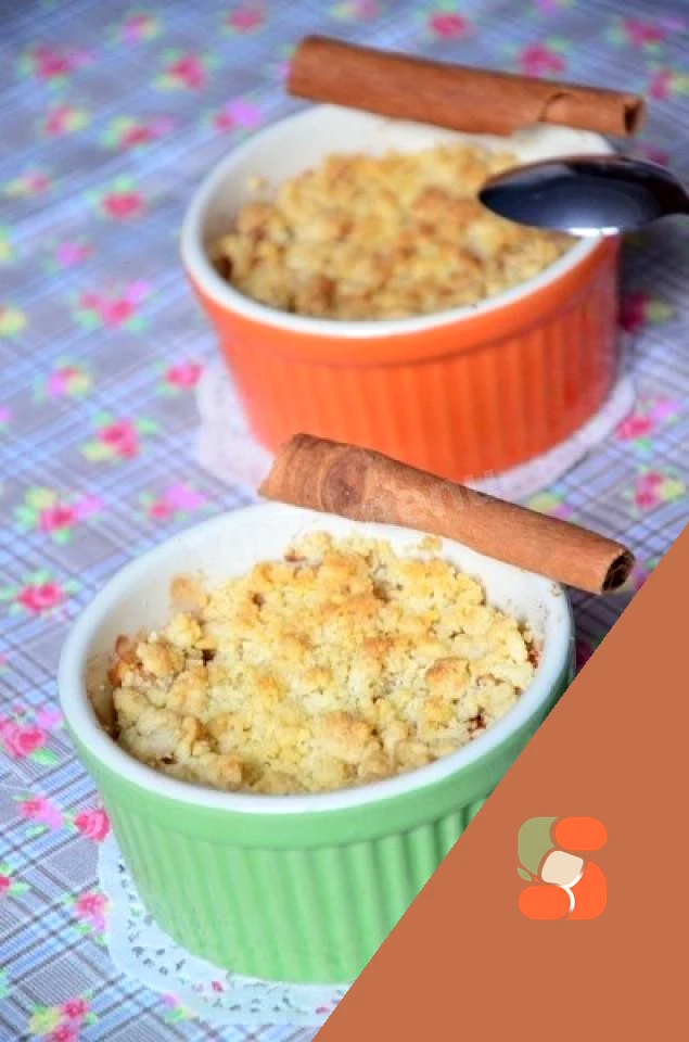 Крамбл з мигдалем яблуками та вершковим маслом