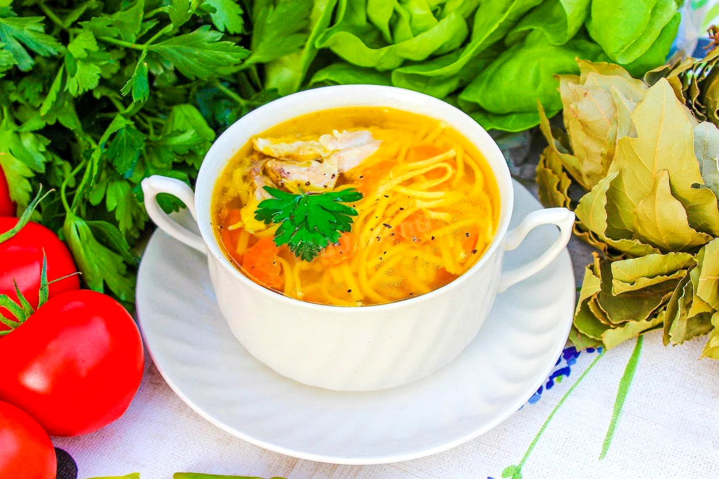Курячий бульйон з локшиною