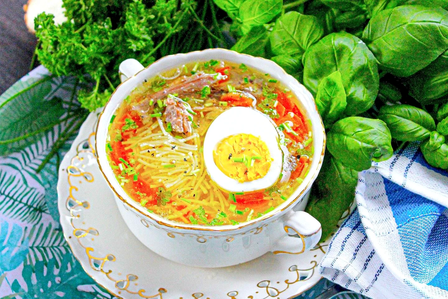 Курячий бульйон з вермішеллю