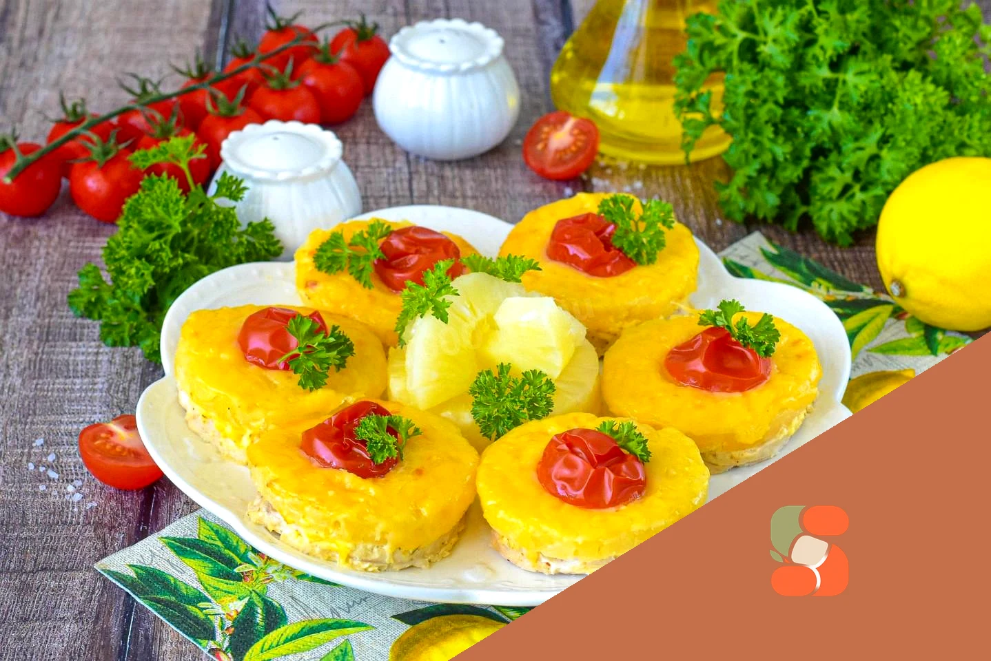 Курица под ананасом и сыром в духовке