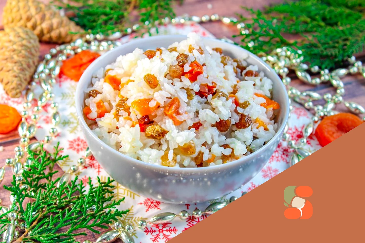 Кутя з рису з родзинками та курагою на Різдво