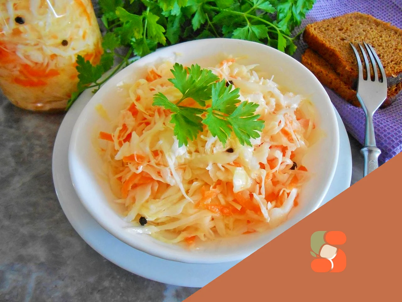 Маринованная капуста горячим рассолом