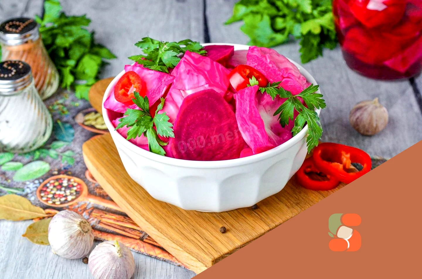 Маринованная капуста со свеклой быстрого приготовления