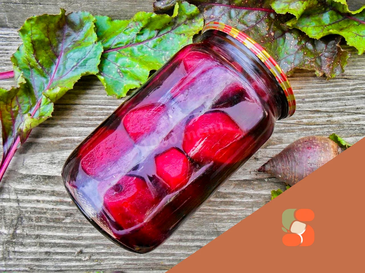 Маринованная свекла на зиму в банках целиком