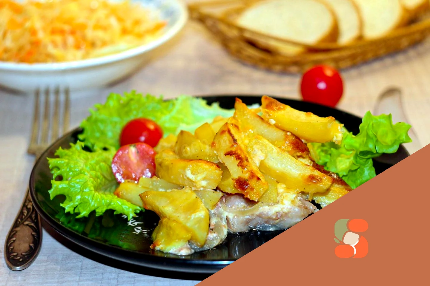 М'ясо по капітанськи в духовці з новорічною картоплею