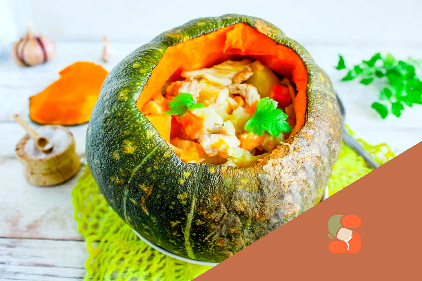 Мясо с картошкой в тыкве в духовке
