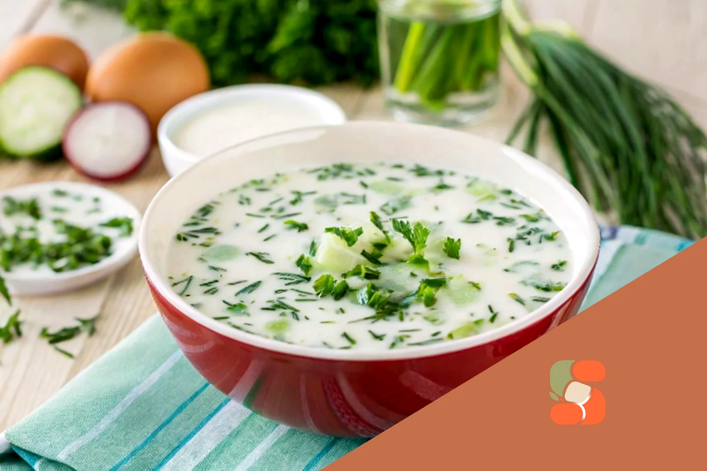 Окрошка на курячому бульйоні