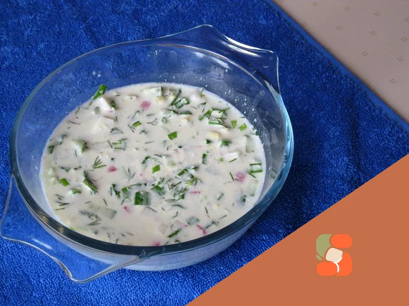 Окрошка за класикою на сметані з водою