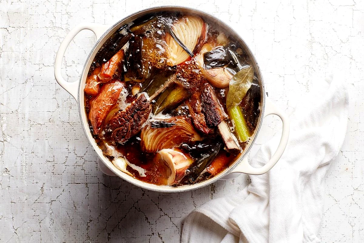 Овочевий бульйон на кістках