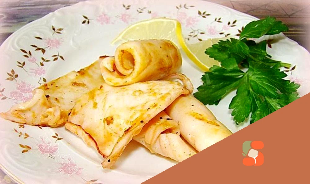 Пікантні кальмари в часниковому томатному маринаді