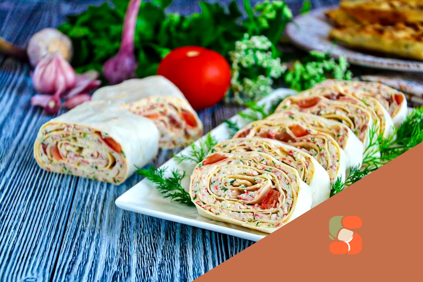 Рулет з лаваша крабових паличок та плавленого сиру