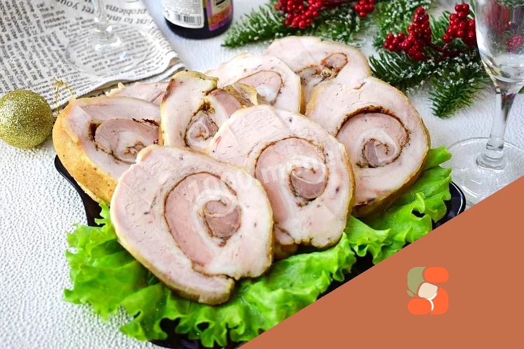Рулет із свинячої очеревини