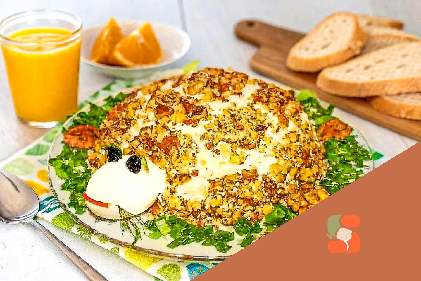 Салат Черепаха с курицей грецкими орехами и яблоками