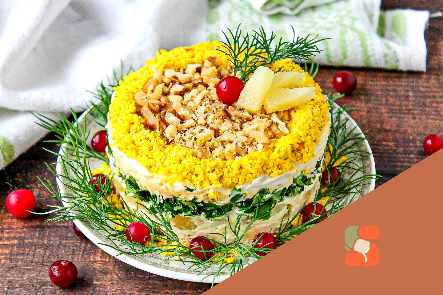 Салат курица ананас сыр яйца грецкий орех сыр