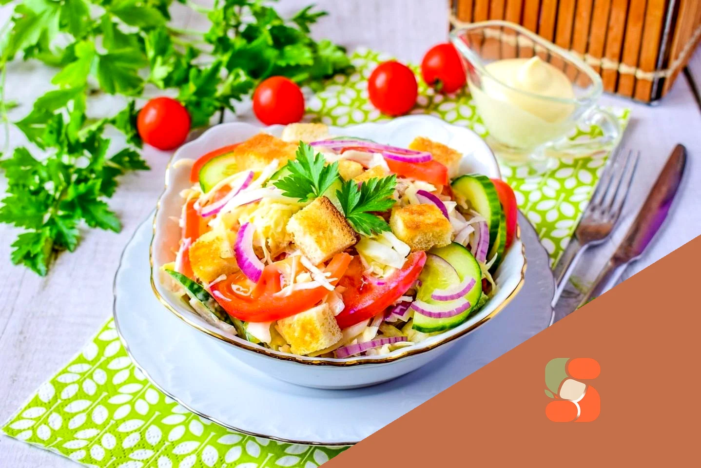 Салат з капустою та сухариками