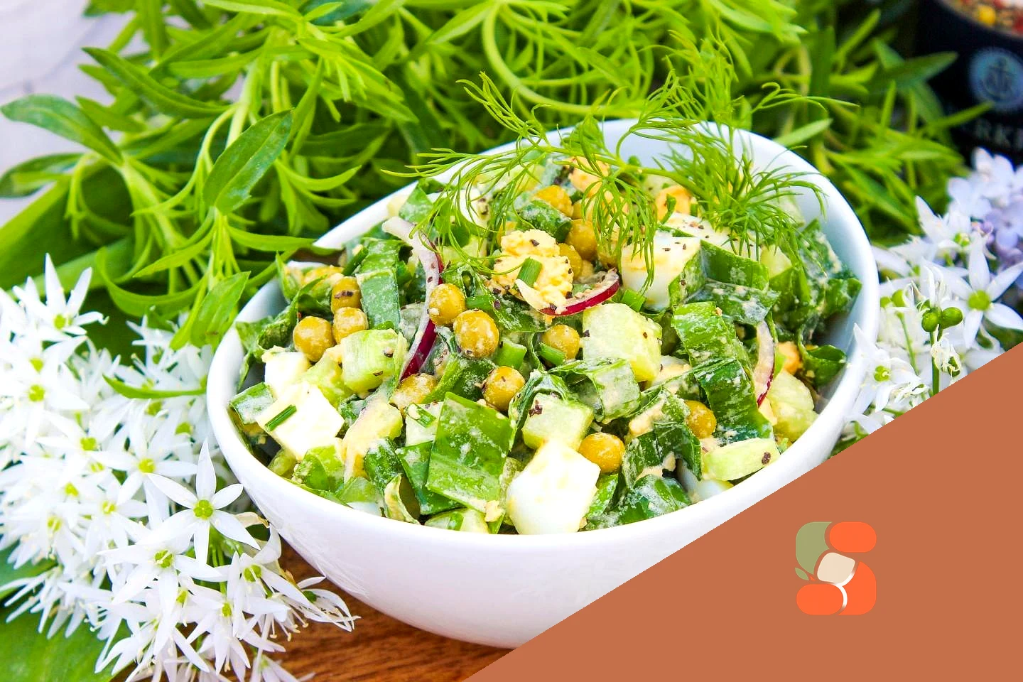 Салат із черемші з яйцем та огірком