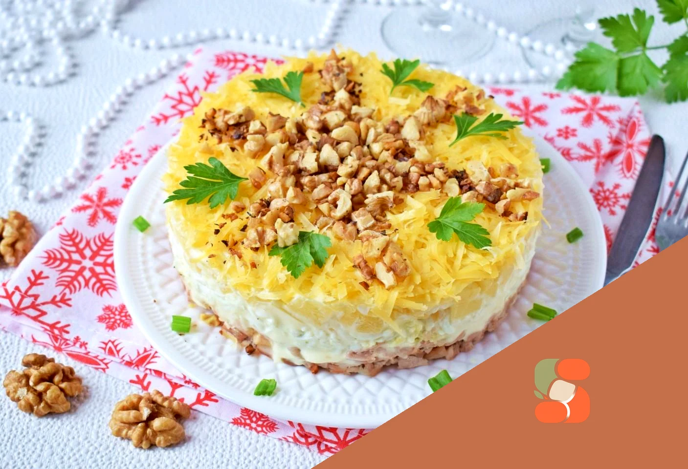 Салат из куриной грудки ананаса и сыра