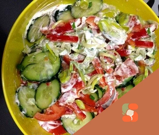 Салат із ранніх тепличних овочів