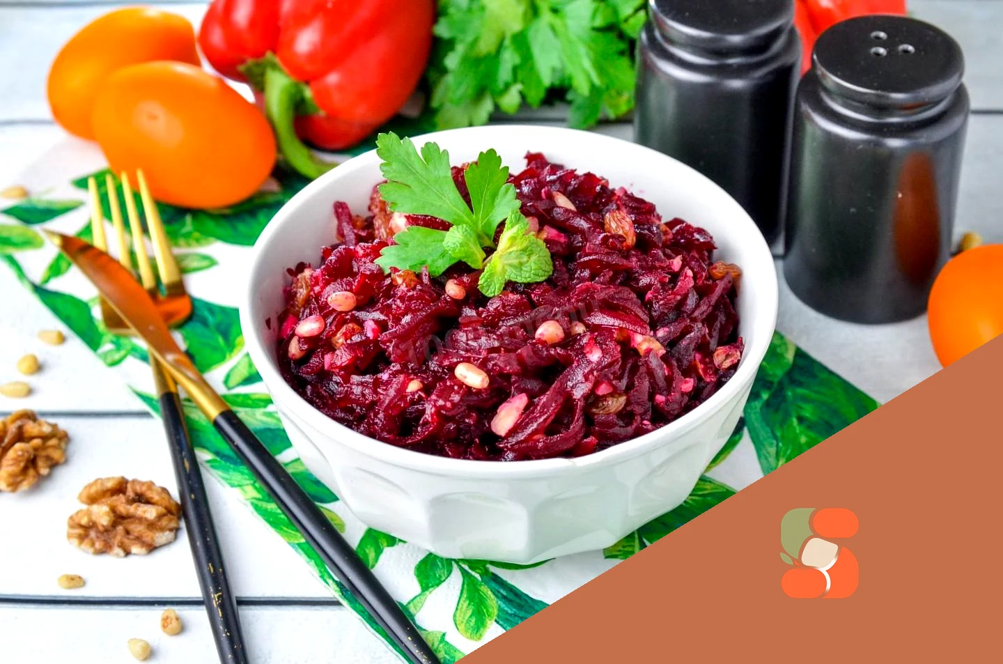 Салат из свеклы с изюмом