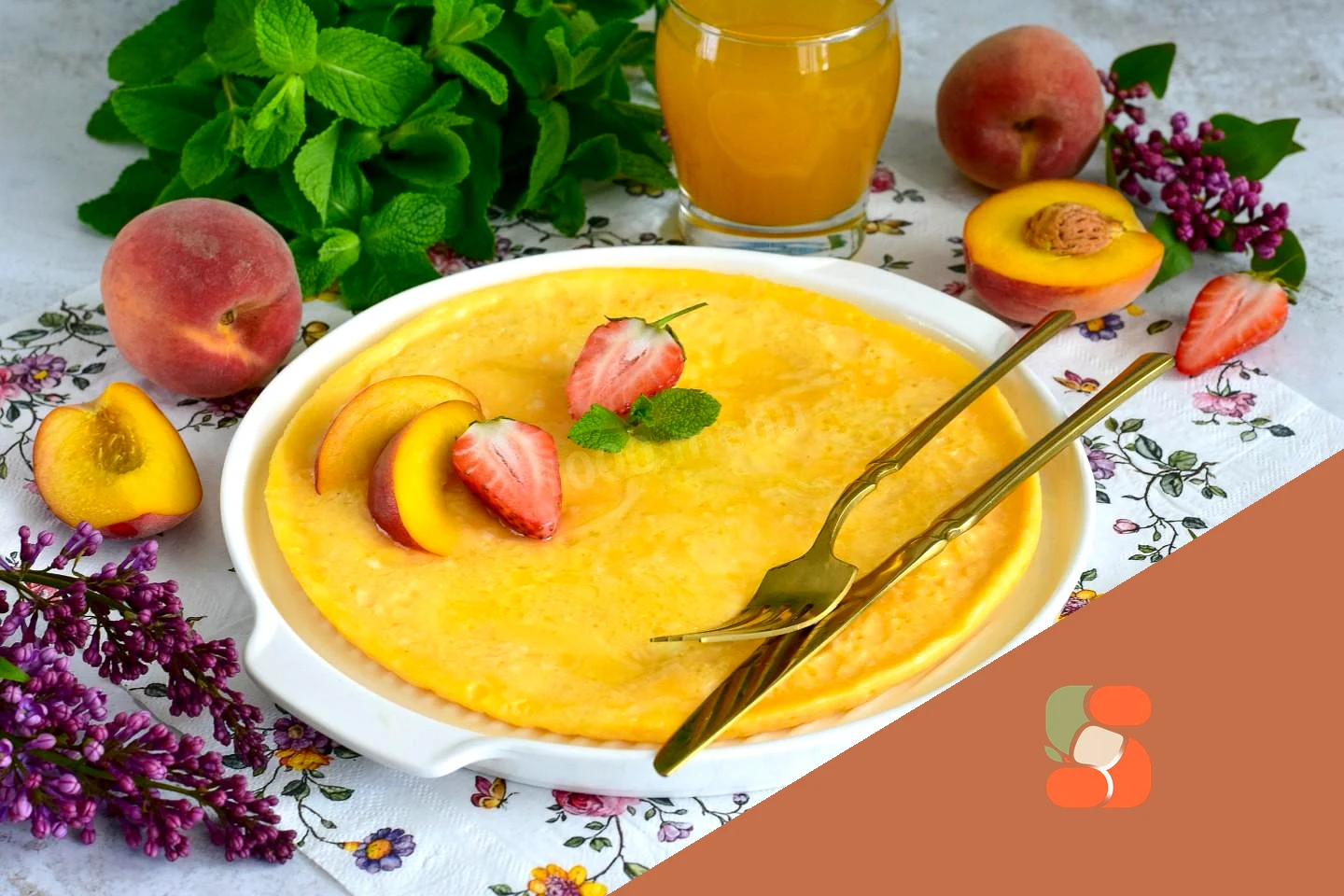 Солодкий омлет із молоком на сковороді