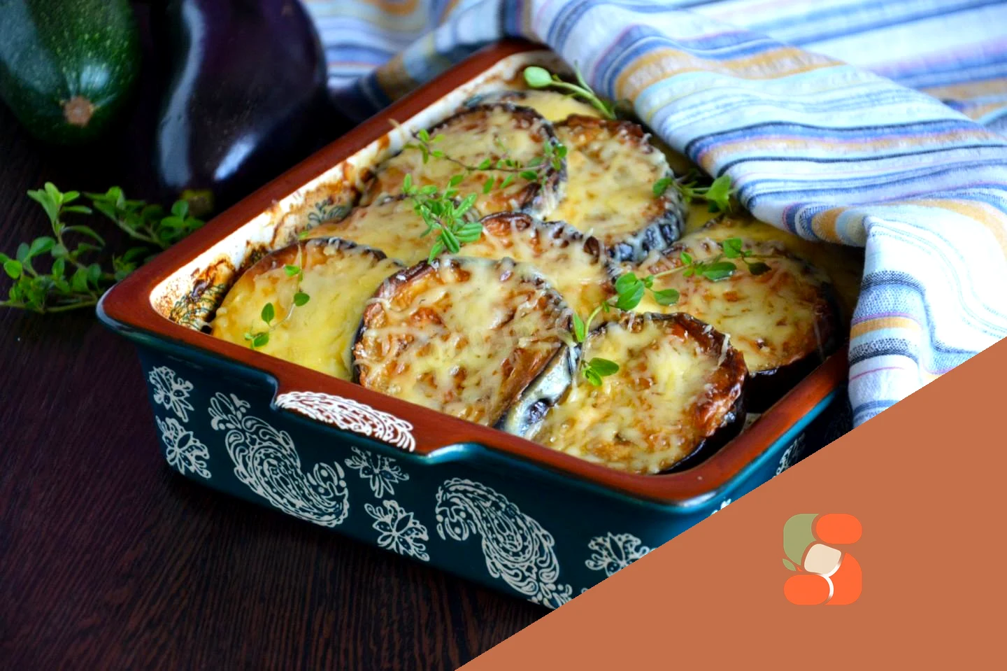 Свинина з баклажанами у духовці