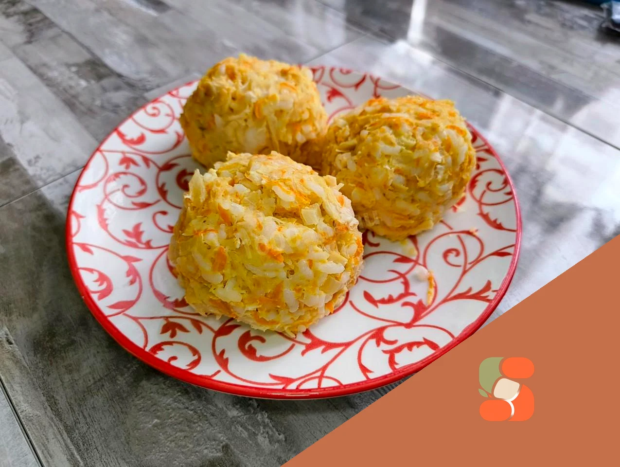 Тефтели из отварного риса и курицы на пару