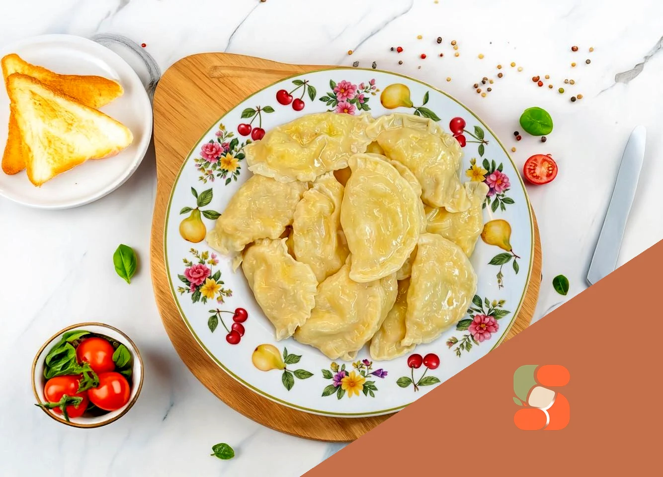 Вареники с салом и луком