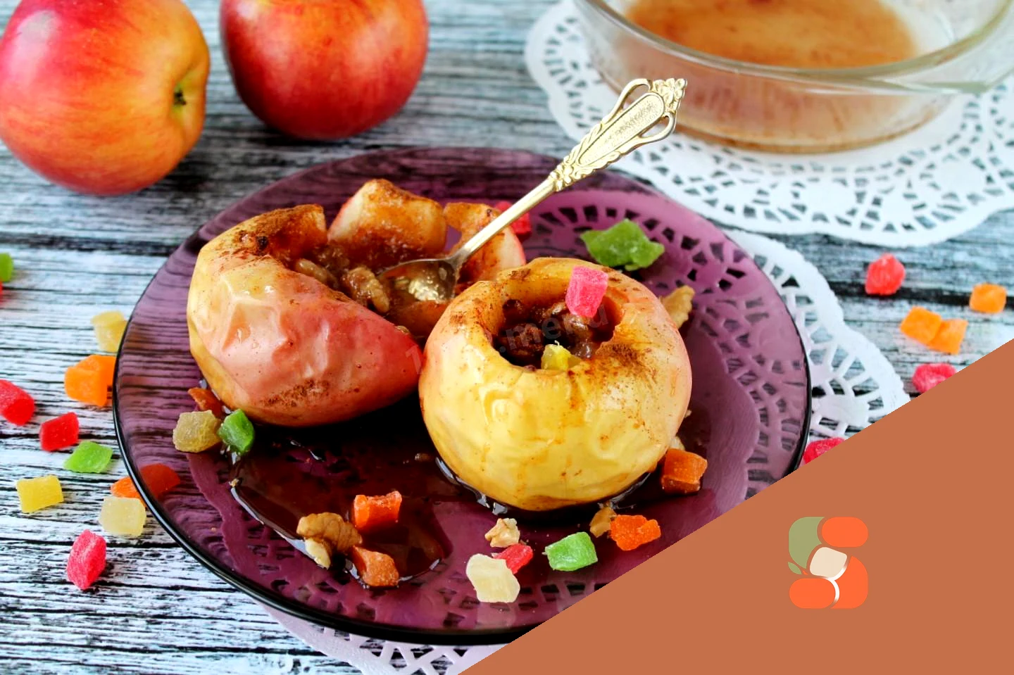 Яблоки запеченные с медом, корицей и грецкими орехами в микроволновке