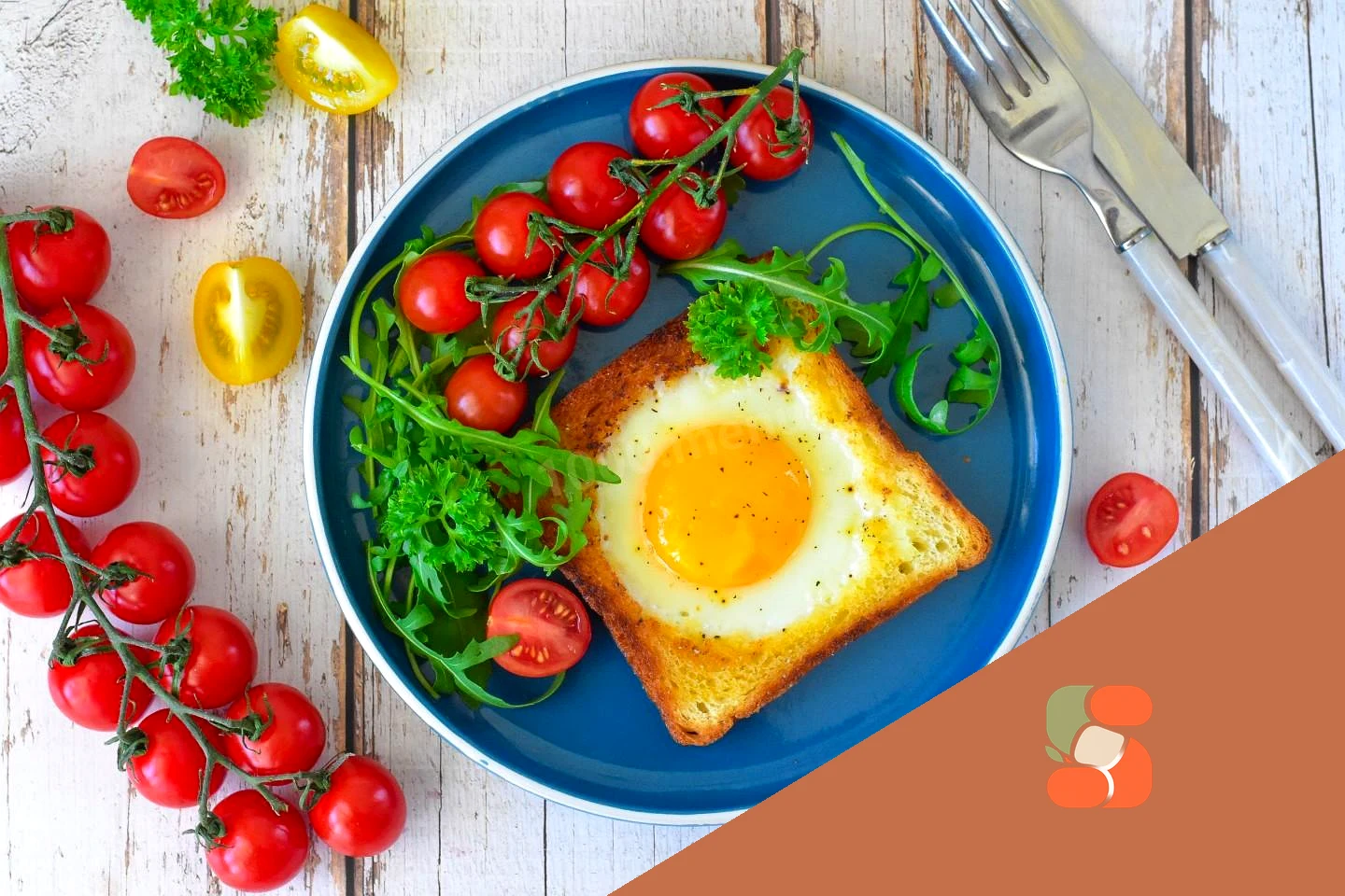 Яєчня в хлібі на сковороді