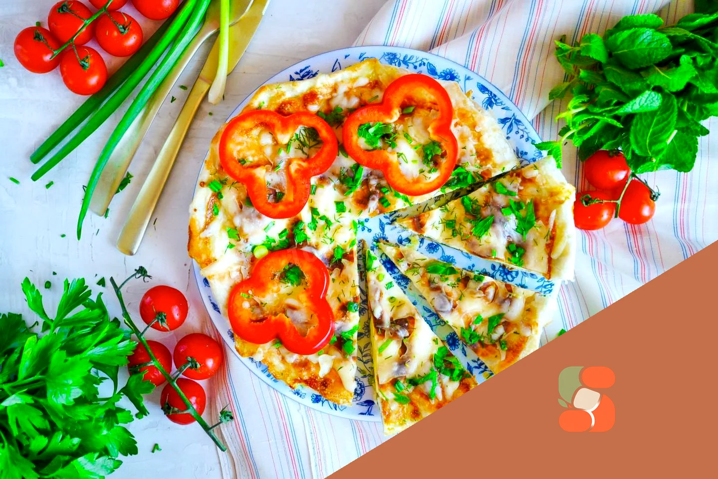 Яєчня в лаваші на сковороді з сиром