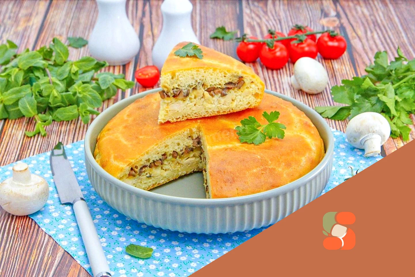 Заливний пиріг з куркою та грибами