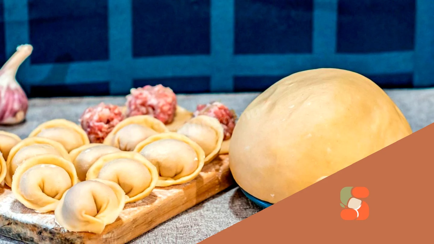 Заварне тісто для пельменів на окропі з яйцем