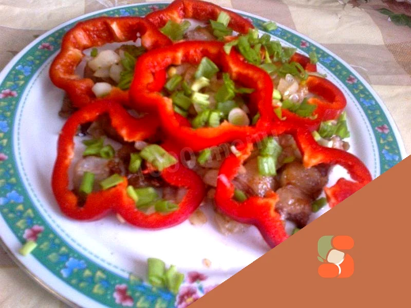 Смажене сало з болгарським перцем