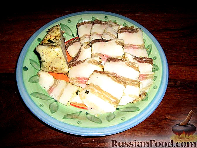 Солянка з куркою та мисливськими ковбасками