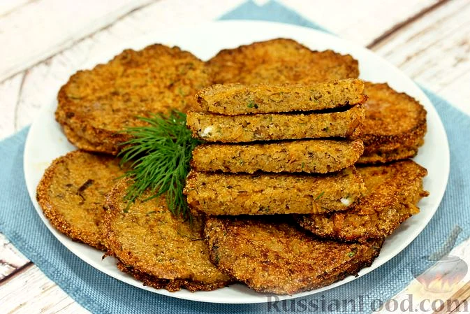 Оладки з кільки в томаті (з манкою)