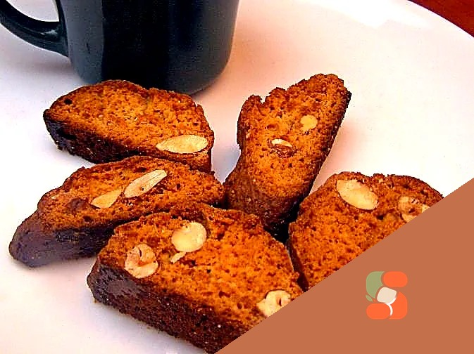 Кантуччі - італійське печиво з мигдалем