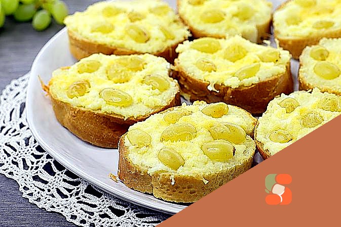 Окрошка на квасі, зі свининою, ковбасою та базиліком