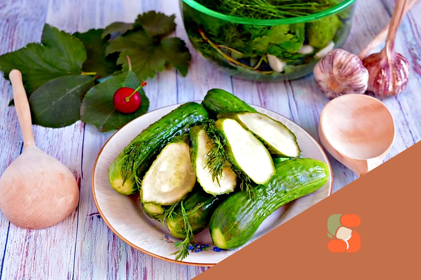 Малосольні хрусткі огірки швидкого приготування